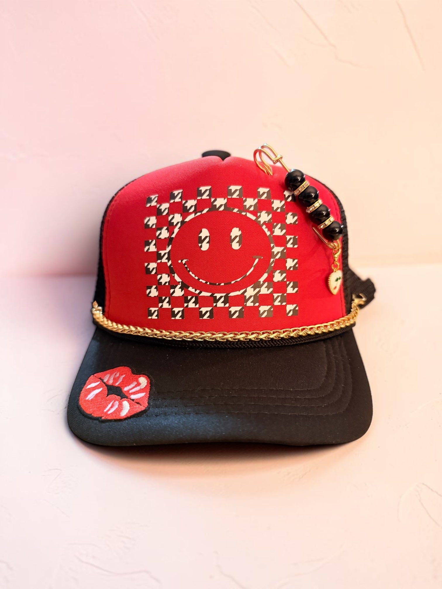 💋 Smiles & Sass Trucker Hat 💋
